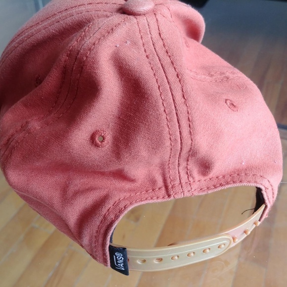 Vans Off The Wall Snapback Cap - Picture 2 of 4